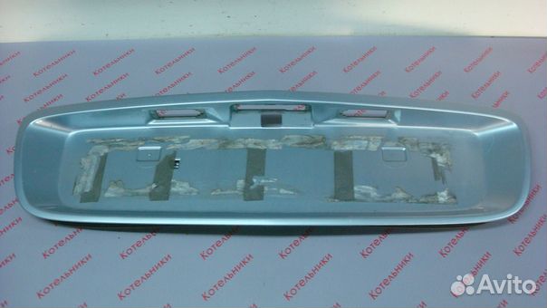 Nissan 90810-AU200 накладка крышки багажника