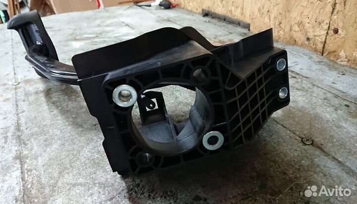 Педаль тормоза в сборе Европа Mercedes w221 w216