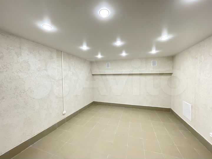 Помещение, 12,4 м2, новый ремонт, первая линия