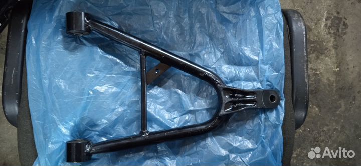 Рычаг передний нижний левый на квадроцикл Suzuki k