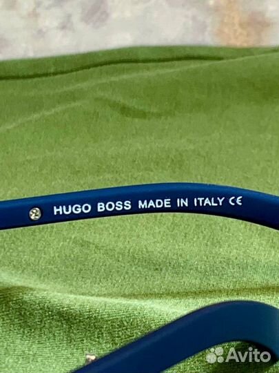 Солнцезащитные очки Hugo Boss синие