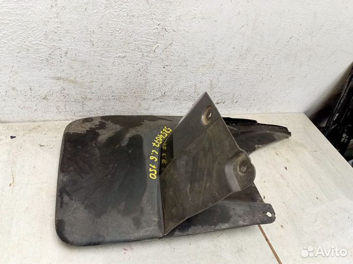 Брызговик задний Тойота