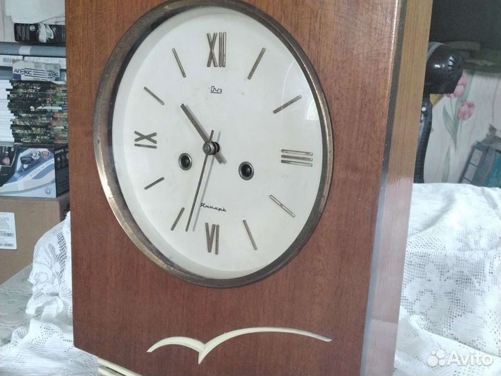 Старинные настенные антикварные часы с боем