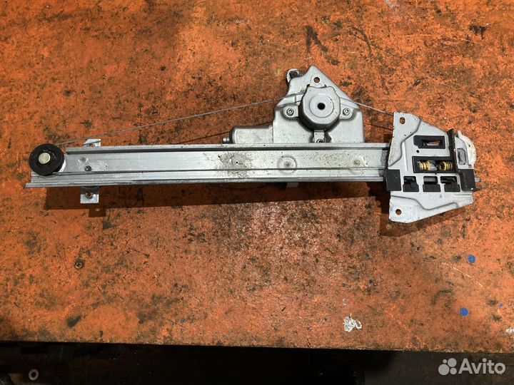 Стеклоподъемник задний правый pajero/montero