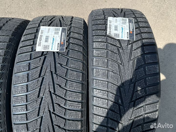 Hankook Winter I'Cept X RW10 255/45 R20 101T
