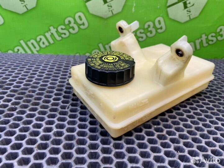 Бачок для тормозной жидкости Citroen C4 Picasso UD