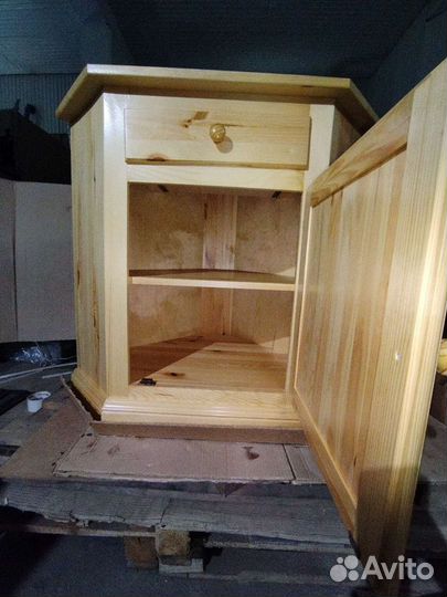 Тумба угловая