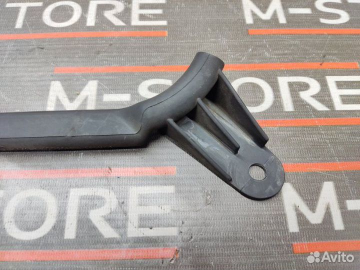 Шланг отвода конденсата левый Bmw 7-Series E66/65