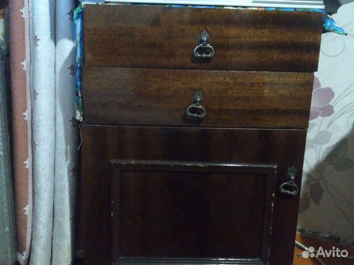 Тумбочка прикроватная бу