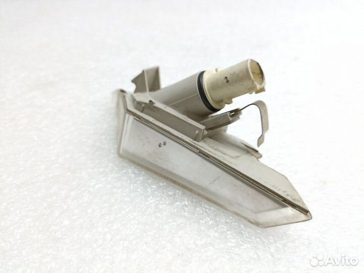 Повторитель поворота в крыло передний правый Bmw