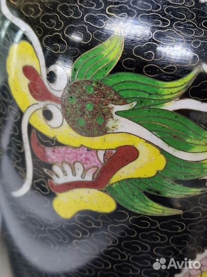 Ваза с драконом
