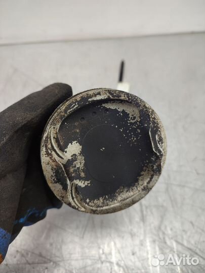 Поршня с шатуном Nissan X-Trail T31 MR20DE