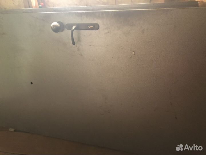 Продам дверь очень тяжелая