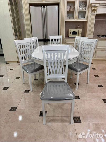 Комплект стол и стулья.Оплата при получении