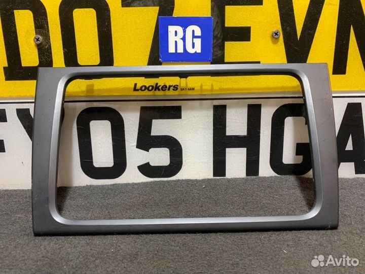 Рамка магнитолы Volkswagen Golf cavd 1.4 2009