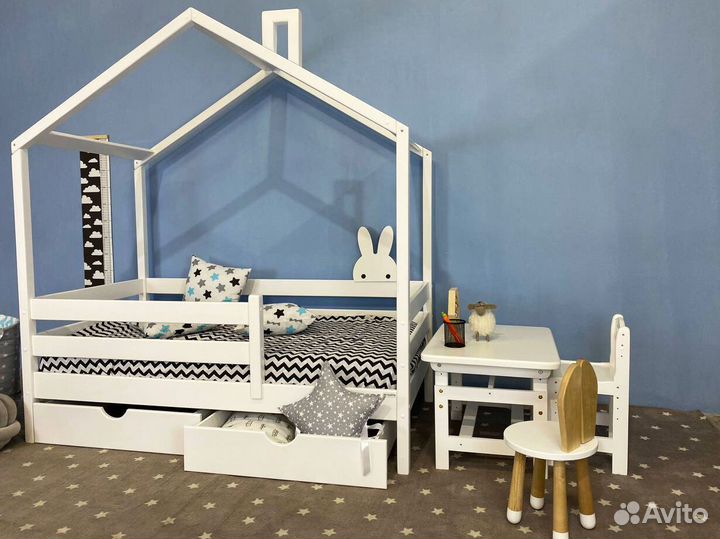 Кровать домик