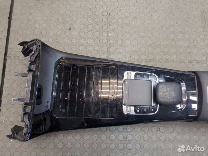 Консоль салона Mercedes A W177 2018, 2019
