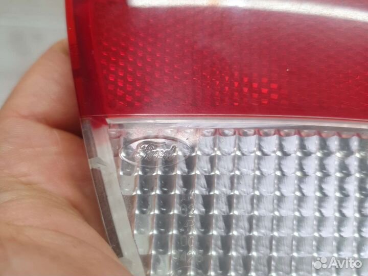 Фонарь задний правый в бампер ford focus 1