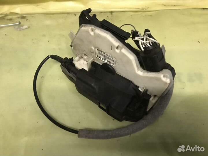 Замок задней левой двери Volkswagen Tiguan