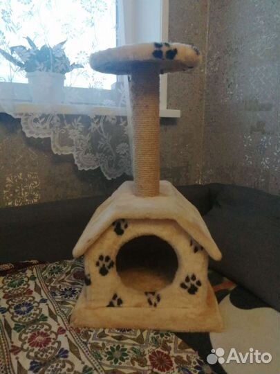 Домик для кошки с когтеточкой бу