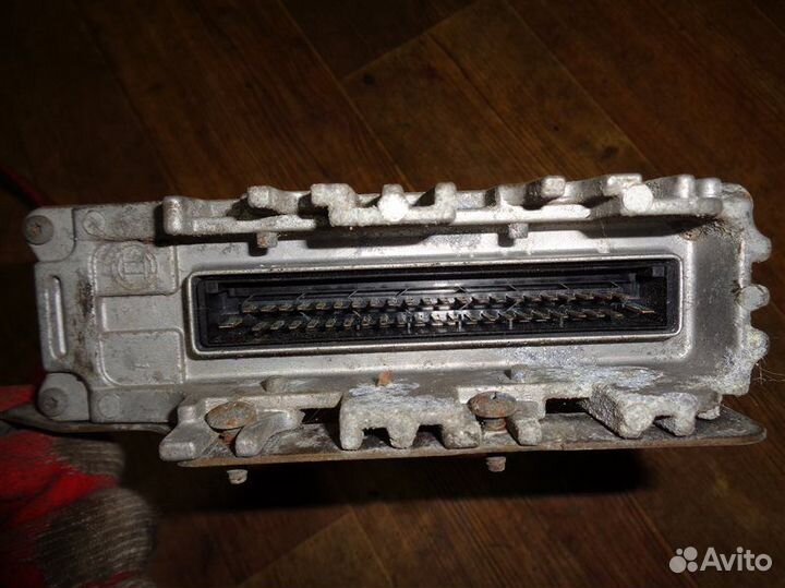 Блок управления двс Volkswagen Vento седан ABS