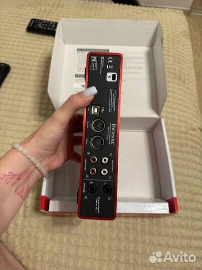 Звуковая карта Focusrite scarlett 2i4