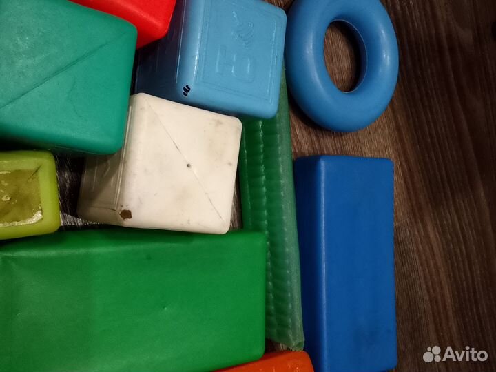 Кубики, конструктор, игрушки для песочницы