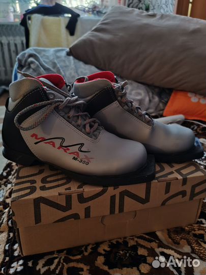 Лыжные ботинки