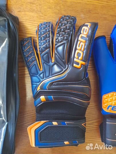 Вратарские перчатки reusch 10
