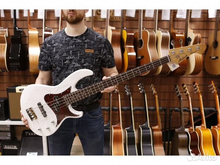 Aria 313-MK2 opwh бас гитара, цвет белый