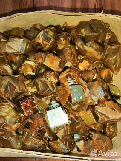 Кнопки км2-1, пкн-125, пт8-1В, тке54