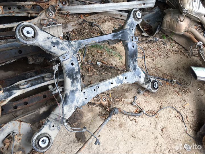 W166 задний подрамник gl gls gle ml