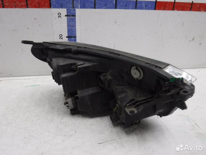 Фара левая Toyota RAV4