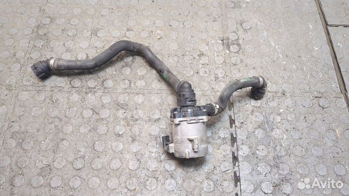 Насос водяной BMW 7 F01, 2009