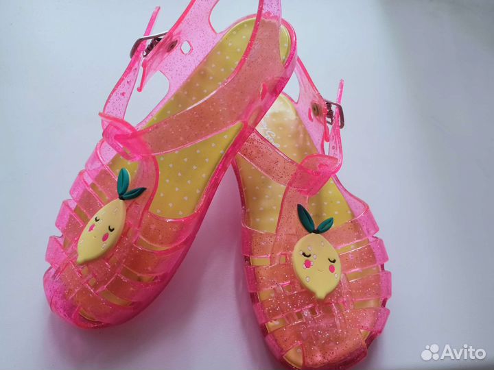 Летняя обувь для девочки