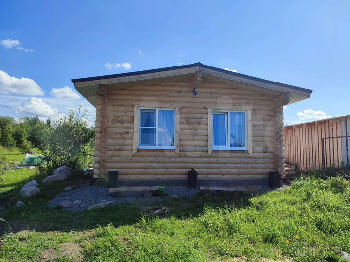 Дом 25 м² на участке 20 сот.