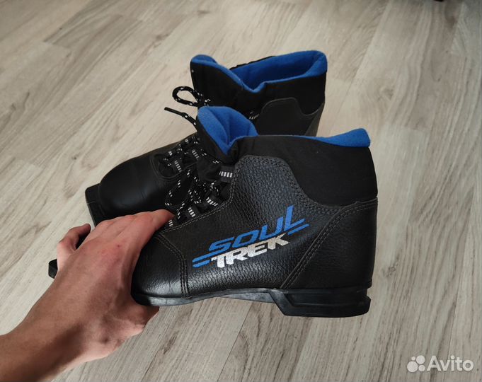 Лыжные ботинки