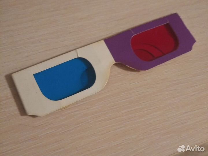 3D-очки бумажные