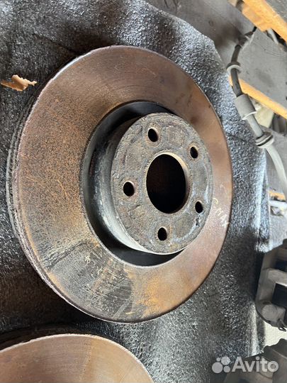 Тормозной диск передний Ford Focus 2