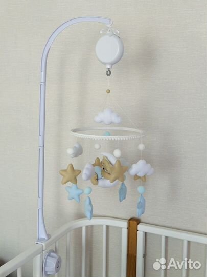 Мобиль на детскую кроватку