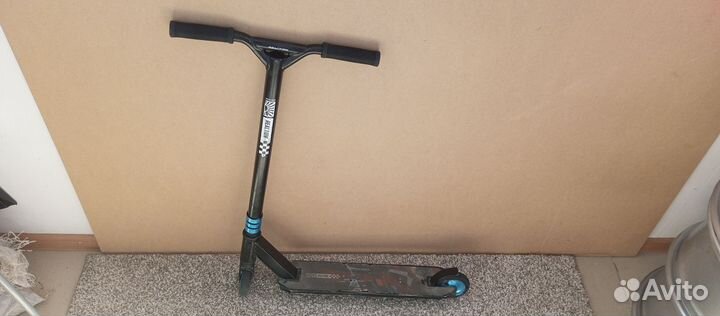 Трюковой самокат reaction