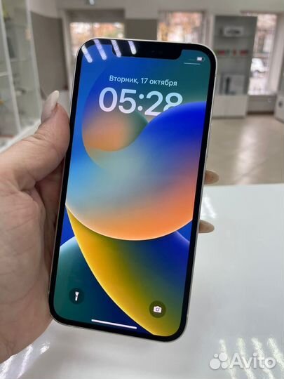 iPhone 12, 64 ГБ