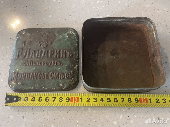 Жестяная коробка дореволюционная