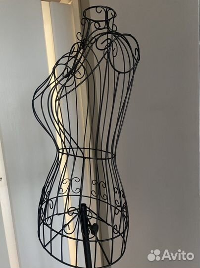 Манекен кованый интерьерный