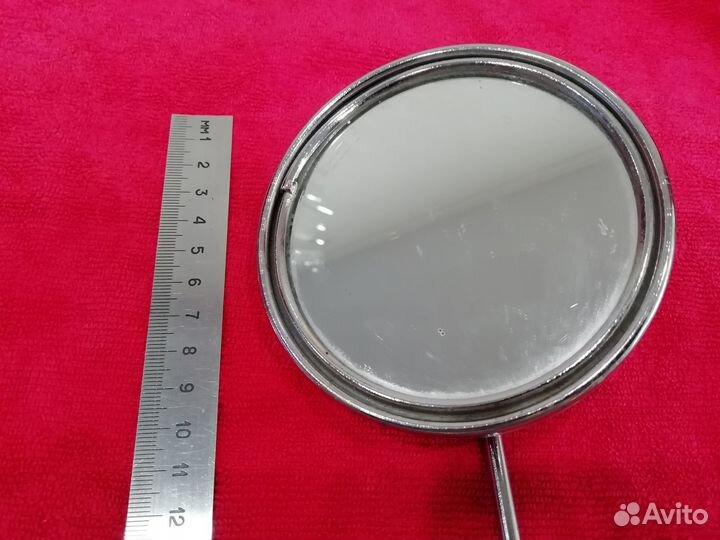 Зеркало для мотоцикла в хорошем состоянии