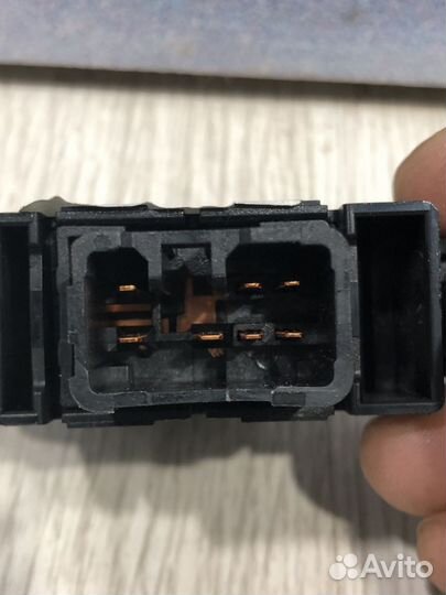 Кнопка стеклоподъемника hyundai solaris Прав