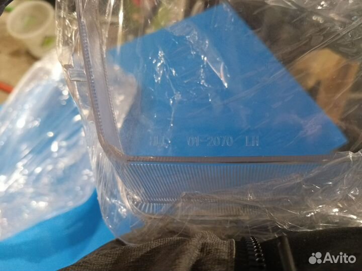 Пластиковое стекло на фары rav4