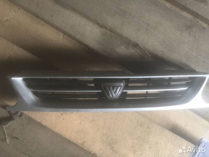 Решетка радиатора Nissan Wingroad Y10