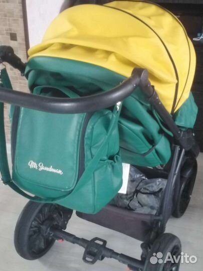 Прогулочная коляска