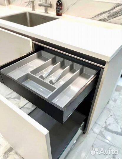 Красивая кухня на заказ собственное производство